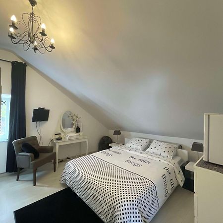 Samos Babbis Bed & Breakfast Heerlen Ngoại thất bức ảnh