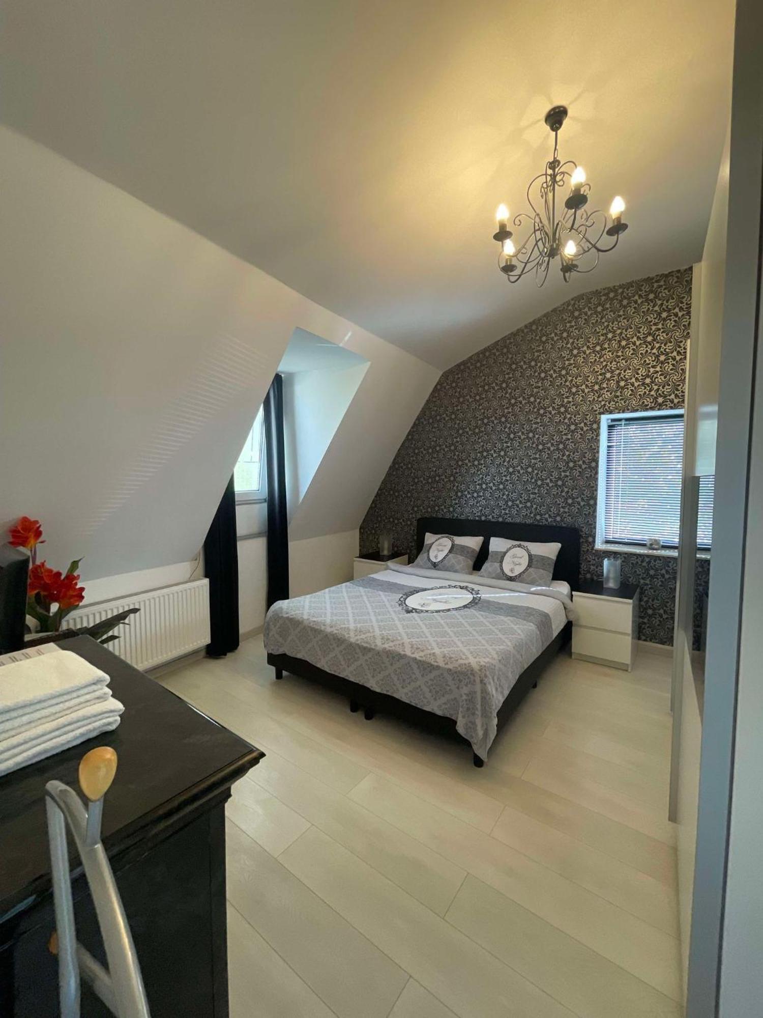 Samos Babbis Bed & Breakfast Heerlen Ngoại thất bức ảnh